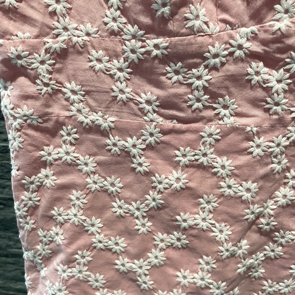 Liz & Co Embroidered Top - Picture 12 of 14